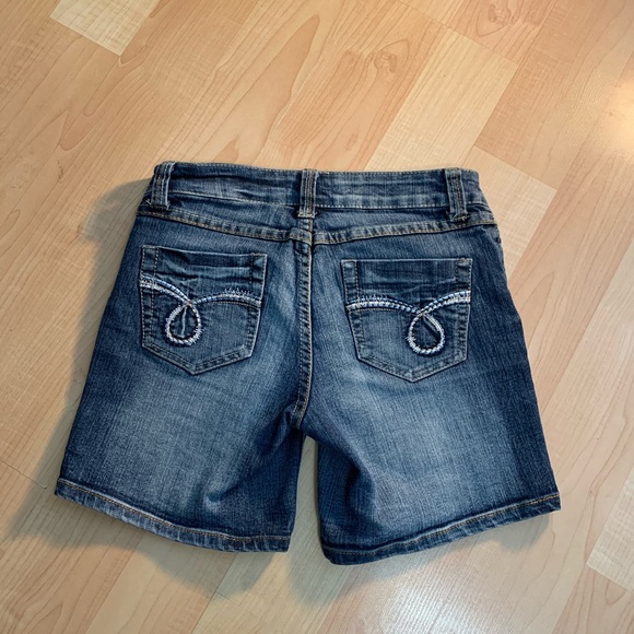 2/$20 Streetwear Society Low-rise Denim Jean Shorts - Picture 10 of 11